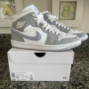 Womens wolf aluminum Jordan mid